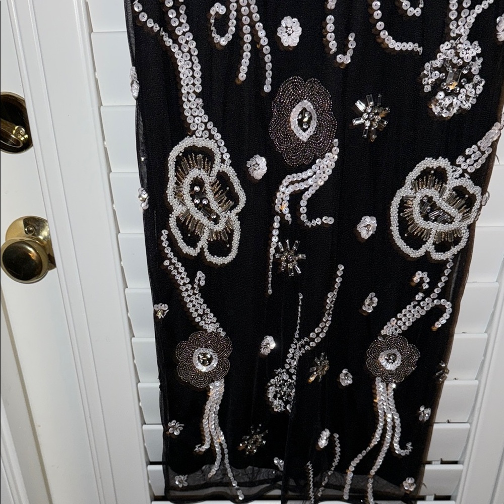 Mac DUGGAL middi Elegant Black and Silver Embellished Dress new size 2 - Picture 8 of 11